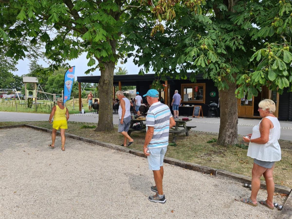 Chalet 578 Op Recreatiepark De Wielen Sint Maarten Exterior foto